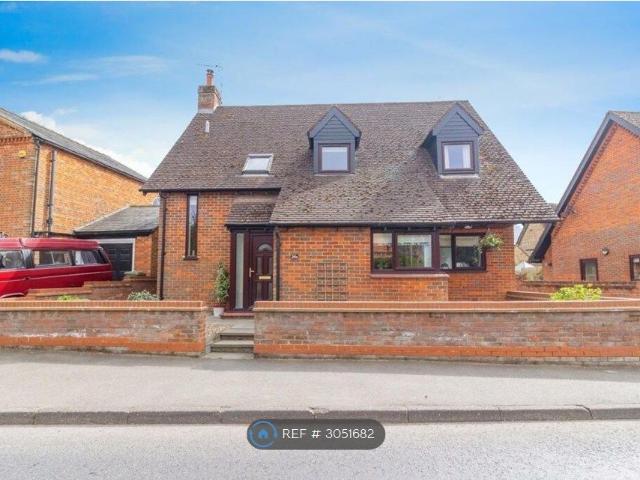 High Street, North Crawley, Newport Pagnell MK16, 4 bed detached house to rent, £2,250 pcm | PrimeLocation