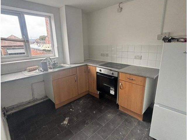 High Street North, Dunstable LU6, 2 bed flat to rent, £1,200 pcm | PrimeLocation