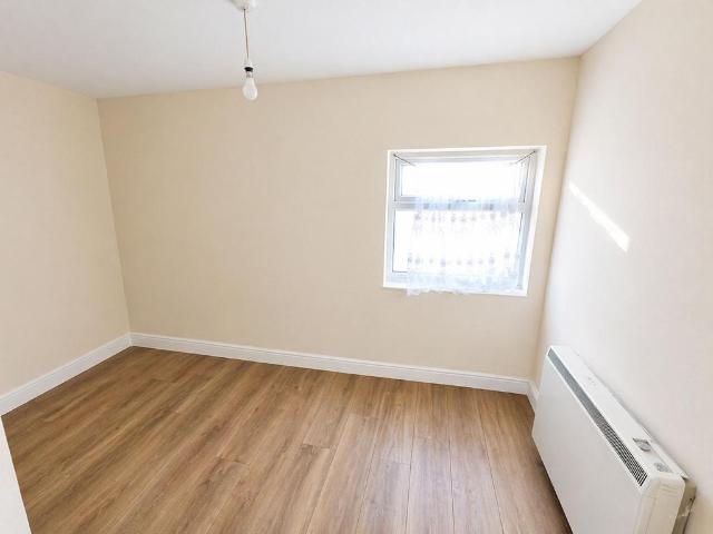 High Street North, London, E12 1 bed flat to rent £1,350 pcm £312 pw