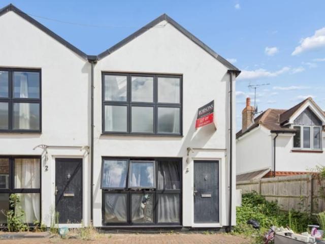 High Street, Northwood HA6, Studio to rent, £980 pcm | PrimeLocation