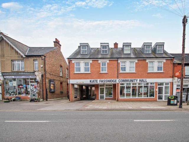 High Street, Northwood HA6, 1 bed flat to rent, £1,450 pcm | PrimeLocation