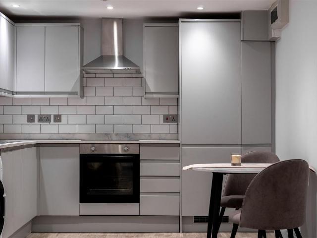 High Street, Nutfield, Redhill RH1, 1 bed maisonette to rent, £1,300 pcm | PrimeLocation