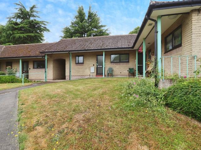 High Street, Old Whittington S41, 1 bed bungalow to rent, £750 pcm | PrimeLocation