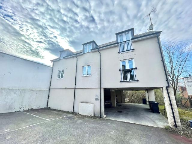 High Street, Ongar CM5, 1 bed flat to rent, £1,050 pcm | PrimeLocation