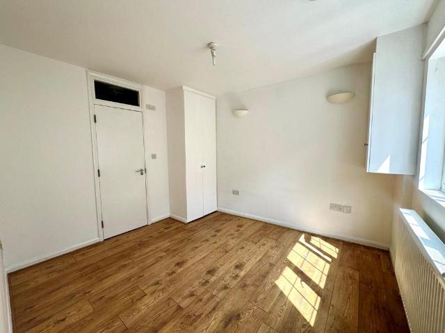 High Street, Orpington, BR6 1 bed flat to rent £1,150 pcm £265 pw