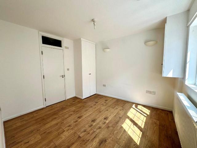 High Street, Orpington BR6, 1 bed flat to rent, £1,250 pcm | PrimeLocation
