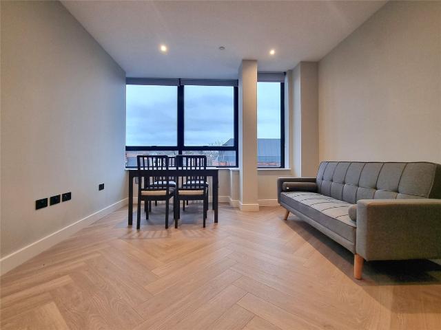 High Street, Orpington BR6, 1 bed flat to rent, £1,500 pcm | PrimeLocation