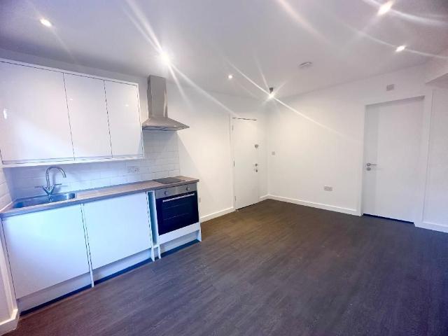 High Street, Orpington, Kent BR6, Studio to rent, £995 pcm | PrimeLocation