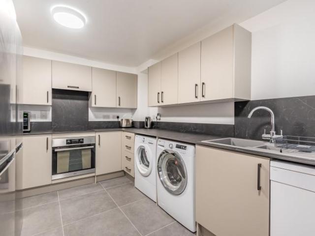 High Street, Oxford Studio to rent £1,150 pcm £265 pw