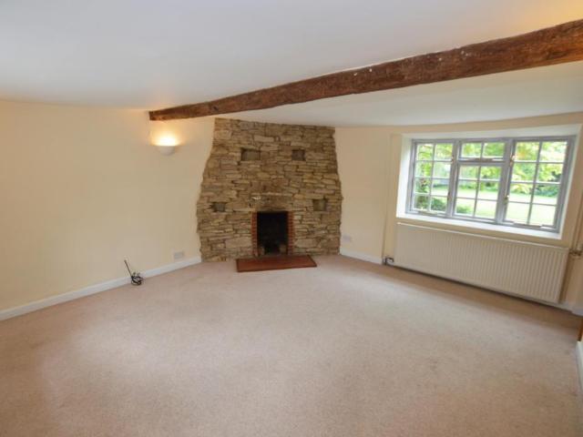 High Street, Pavenham, MK43 3 bed semi detached house to rent £1,650 pcm £381 pw
