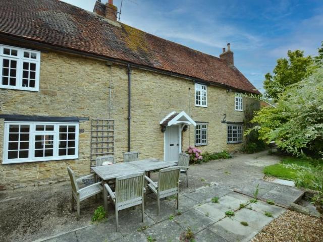 High Street, Pavenham MK43, 3 bed semi detached house to rent, £1,650 pcm | PrimeLocation
