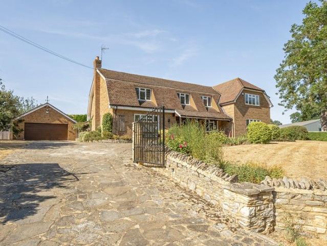 High Street, Pavenham MK43, 5 bed detached bungalow to rent, £3,500 pcm | PrimeLocation