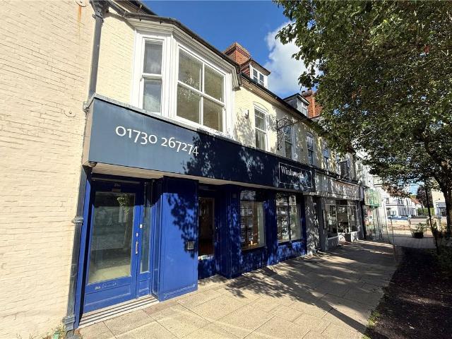 High Street, Petersfield, Hampshire GU32, 2 bed flat to rent, £1,350 pcm | PrimeLocation