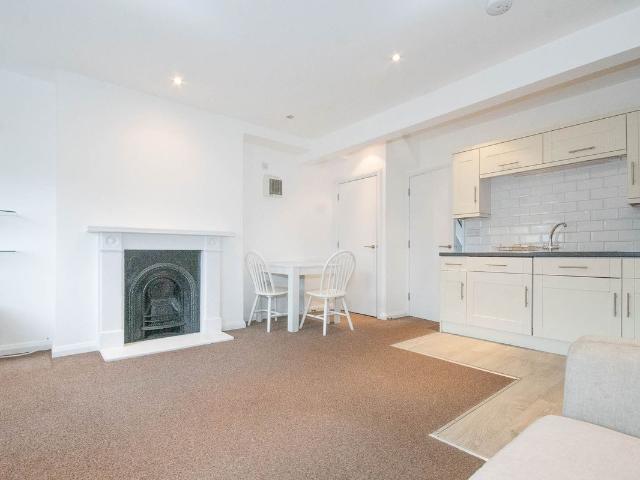 High Street, Pinner HA5, 2 bed flat to rent, £1,650 pcm | PrimeLocation