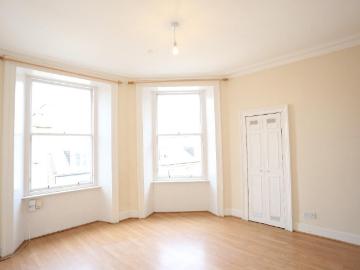 High Street, Portobello, Edinburgh, EH15 2 bed flat to rent £1,045 pcm £241 pw