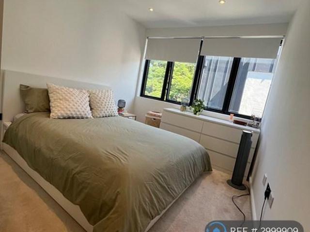 High Street, Purley, CR8 2 bed flat to rent £1,795 pcm £414 pw