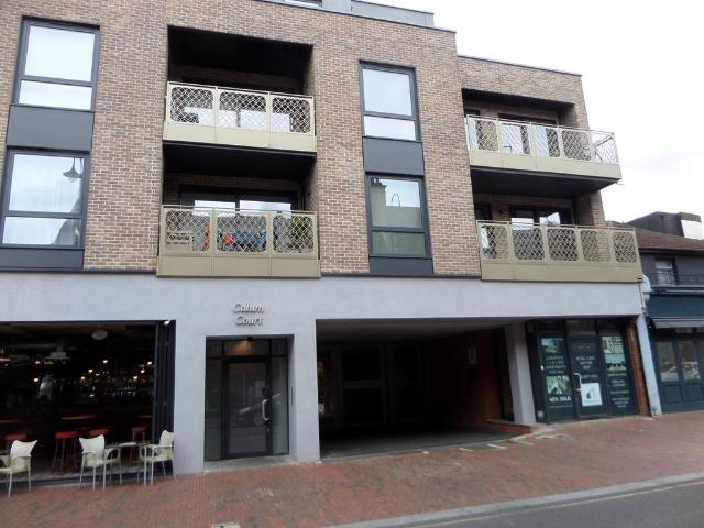 High Street, Purley CR8 2 bed flat to rent £1,900 pcm £438 pw