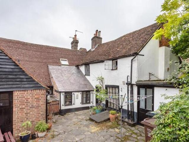 High Street, Redbourn, 3 Bedroom Flat
