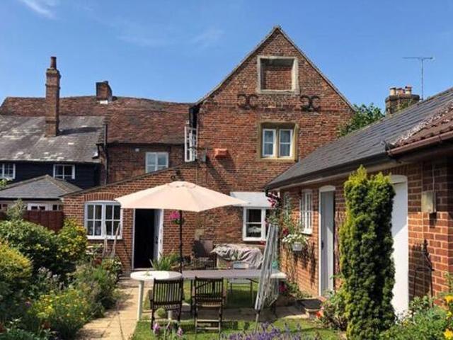 High Street, Redbourn, 3 Bedroom Terraced