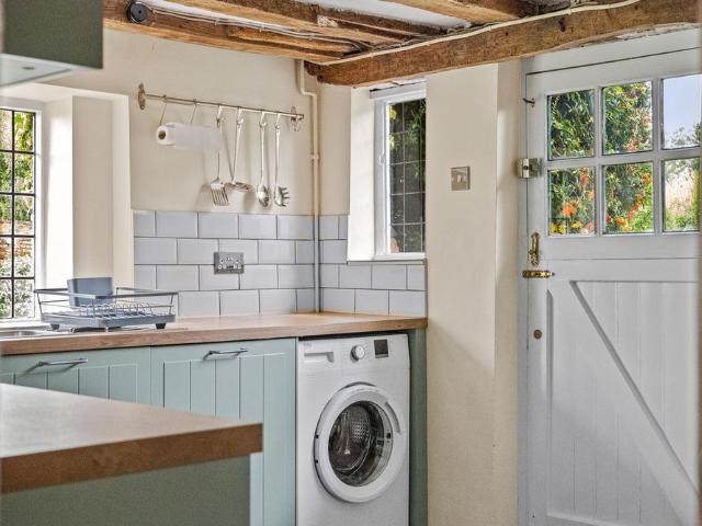 29 High Street, Bletchingley, RH1