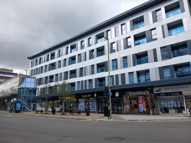 High Street, Redhill RH1, 1 bed flat to rent, £1,300 pcm | PrimeLocation