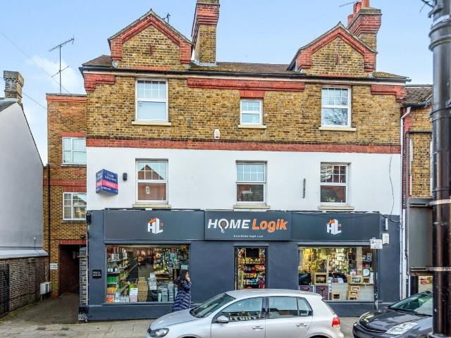 High Street, Rickmansworth, Hertfordshire WD3, 2 bed flat to rent, £1,650 pcm | PrimeLocation