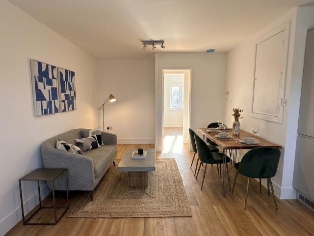 High Street, Rickmansworth WD3, 1 bed flat to rent, £1,355 pcm | PrimeLocation