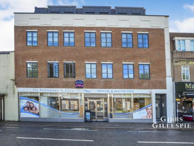 High Street, Rickmansworth. 1 bed flat to rent £1,750 pcm £404 pw