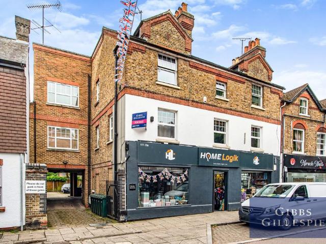 High Street, Rickmansworth. 2 bed flat to rent £1,650 pcm £381 pw