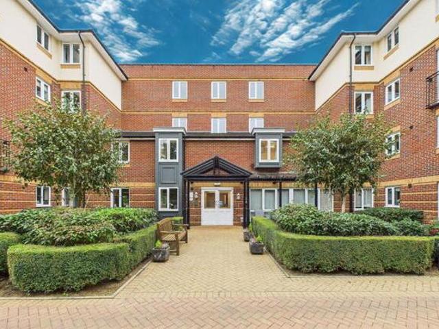 High Street, Rickmansworth, 2 Bedroom Apartment