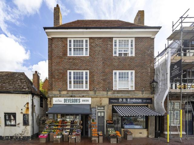 High Street, Rottingdean BN2 3 bed maisonette to rent £1,600 pcm £369 pw