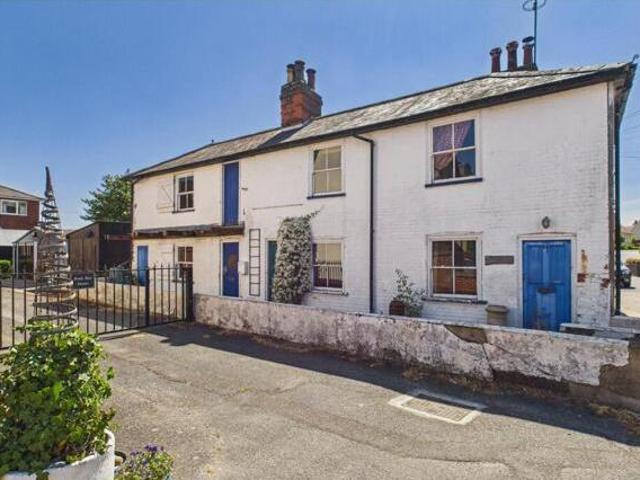 High Street, Rowhedge, 4 Bedroom Semi detached