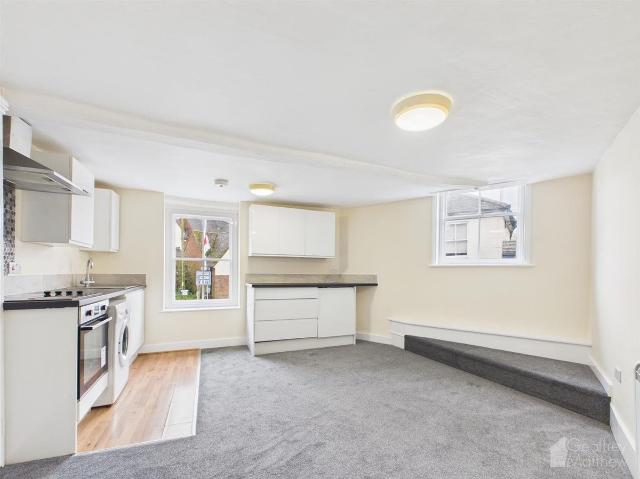 High Street, Roydon, Harlow CM19, 1 bed flat to rent, £1,200 pcm | PrimeLocation