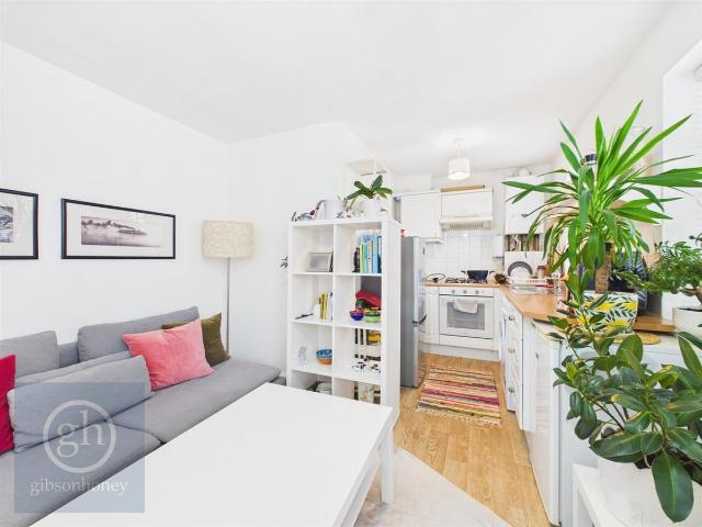 High Street, Ruislip, Middlesex HA4, 1 bed flat to rent, £1,275 pcm | PrimeLocation