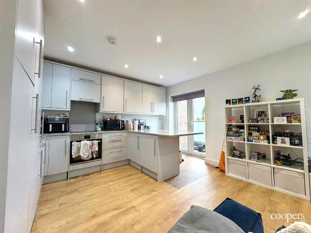 High Street, Ruislip HA4, 1 bed flat to rent, £1,500 pcm | PrimeLocation
