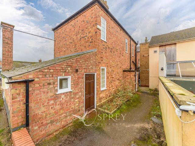 High Street, Rutland LE15 2 bed detached house to rent £950 pcm £219 pw