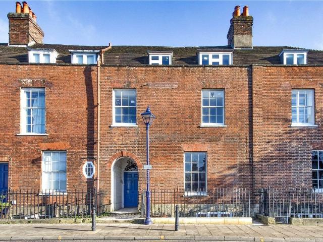High Street, Sevenoaks, Kent TN13, 1 bed flat to rent, £1,400 pcm | PrimeLocation