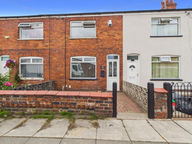 High Street, Skelmersdale, WN8 2 bed terraced house to rent £850 pcm £196 pw
