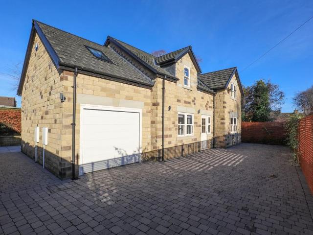 High Street, Sheffield S17 4 bed detached house to rent £2,750 pcm £635 pw