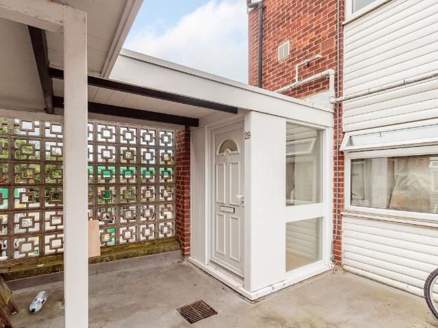 High Street, Shepperton TW17, 2 bed property to rent, £1,450 pcm | PrimeLocation