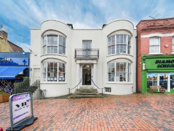 High Street, Sittingbourne ME10 1 bed flat to rent £1,050 pcm £242 pw