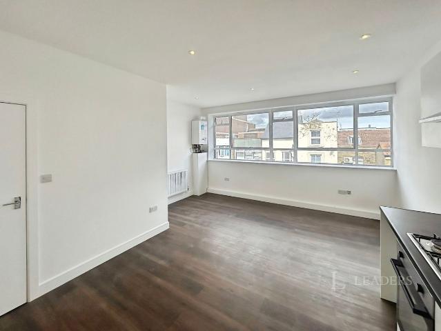 High Street, Sittingbourne, Kent ME10, 1 bed flat to rent, £1,025 pcm | PrimeLocation