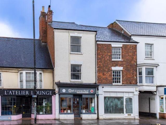 High Street, Somerset TA21 3 bed flat to rent £995 pcm £230 pw