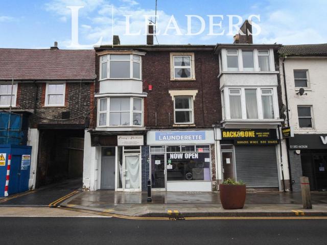 High Street South, Dunstable. 2 bed flat to rent £1,450 pcm £335 pw