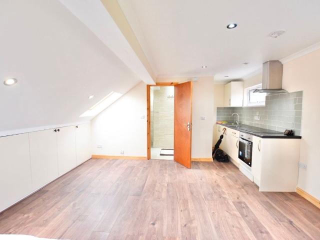 High Street South, East Ham E6, Studio to rent, £1,300 pcm | PrimeLocation