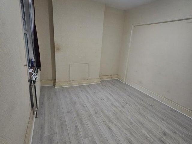 High Street South, London E6 1 bed in a house share to rent £825 pcm £190 pw