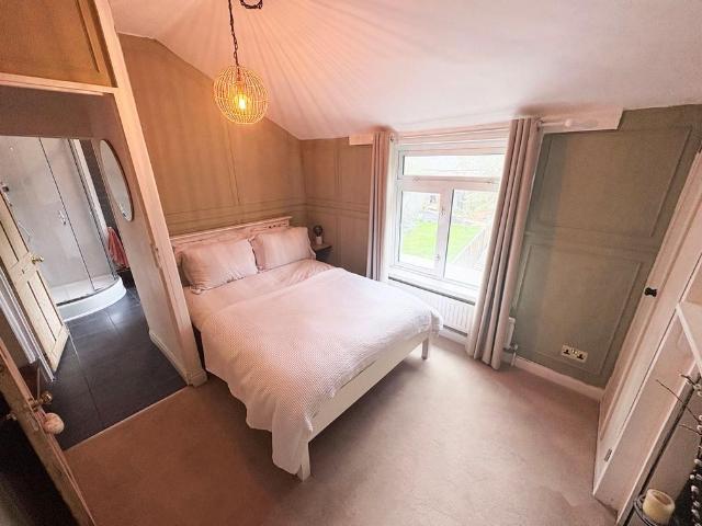 High Street South, Olney, MK46 3 bed terraced house to rent £1,550 pcm £358 pw