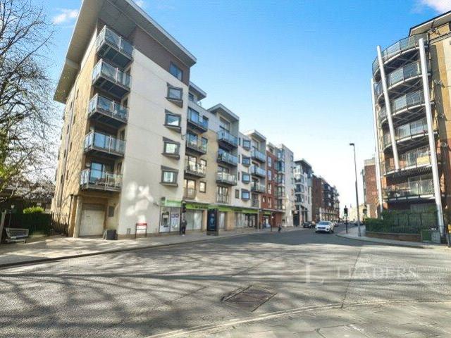 High Street, Southampton, SO14 Studio to rent £900 pcm £208 pw