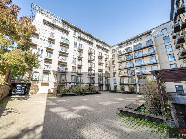 High Street, Slough, Berkshire SL1, 1 bed flat to rent, £1,250 pcm | PrimeLocation