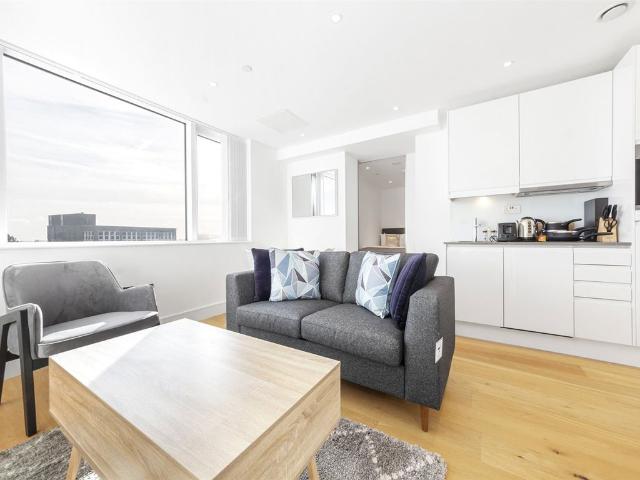 High Street, Slough SL1, Studio to rent, £1,200 pcm | PrimeLocation